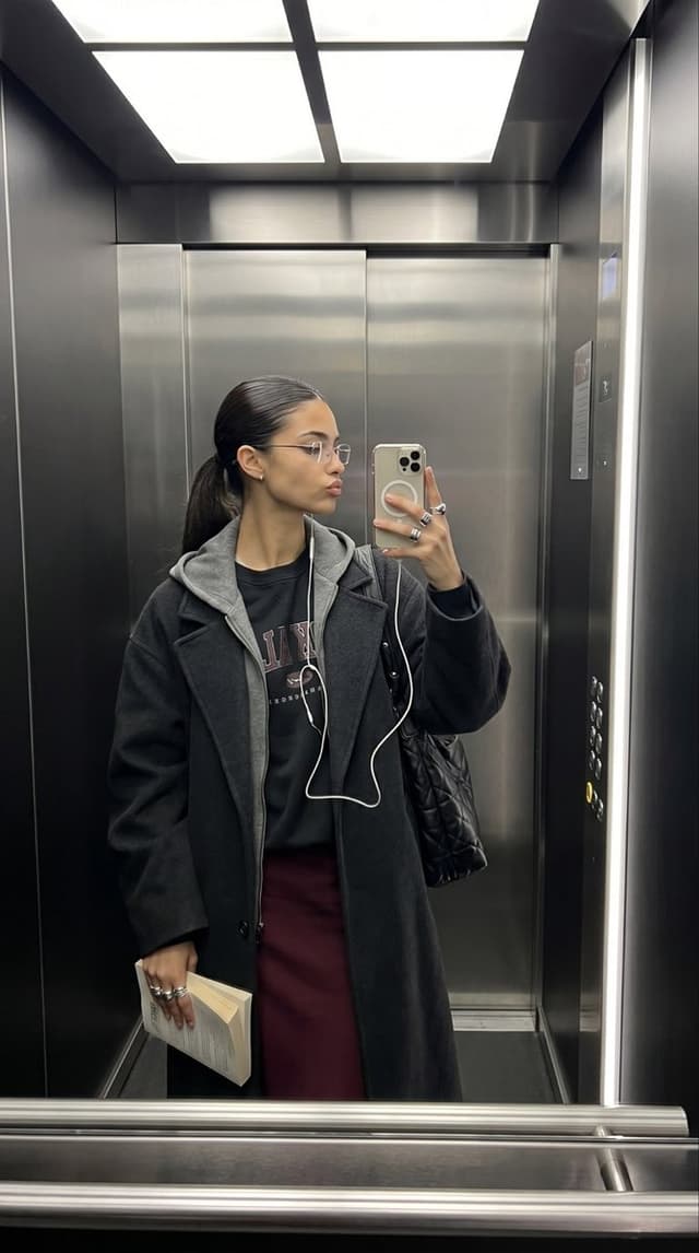 Profile / Avatar - Elevator Mirror Selfie with Book — output