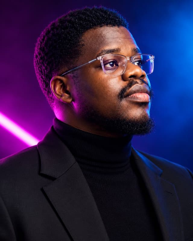 Profile / Avatar - Cinematic Studio Portrait Dual Lighting — output