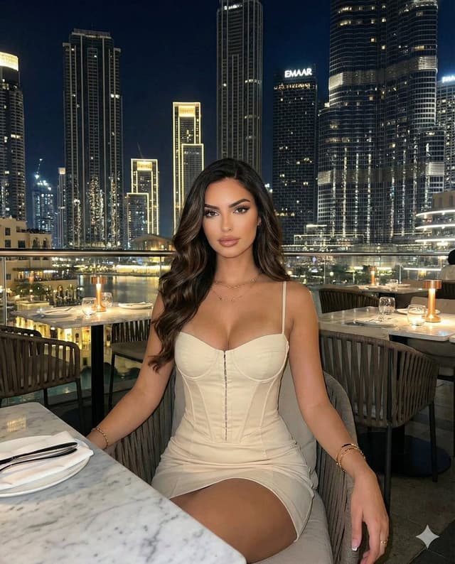Product Marketing - Luxury Rooftop Restaurant Portrait at Night (Dubai Aesthetic) — output