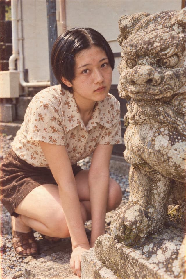 Social Media Post - Showa Retro Portrait: Woman and Stone Statue