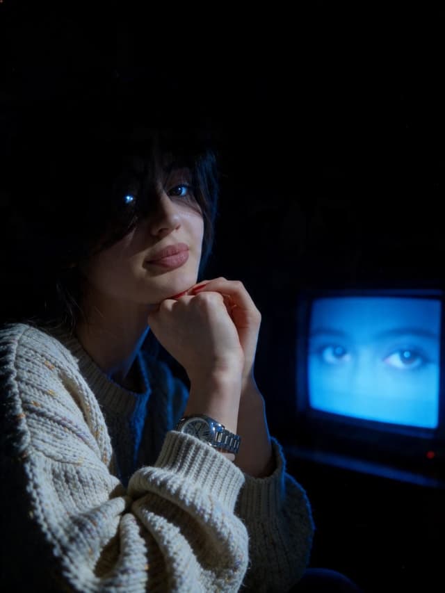 Profile / Avatar - Cinematic Late-Night Portrait — output