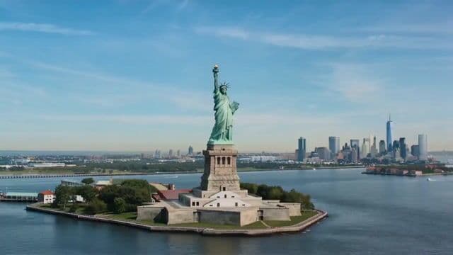 Wholesome Statue of Liberty family chat prompt — cover