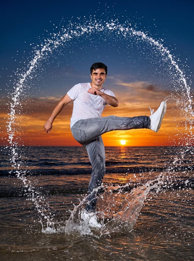 Social Media Post - Circular Water Splash Action Photo — output