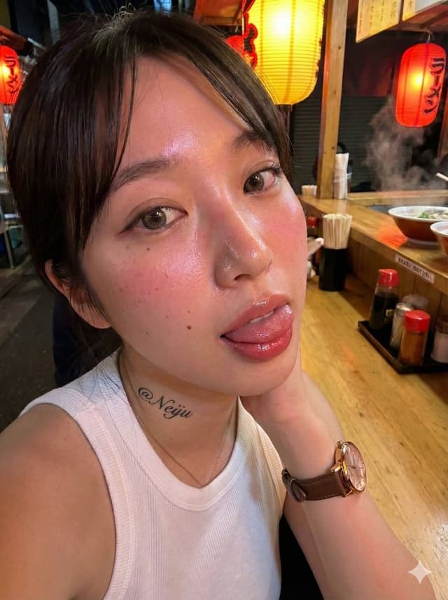 Realistic Izakaya Selfie with Intentional Imperfection — output
