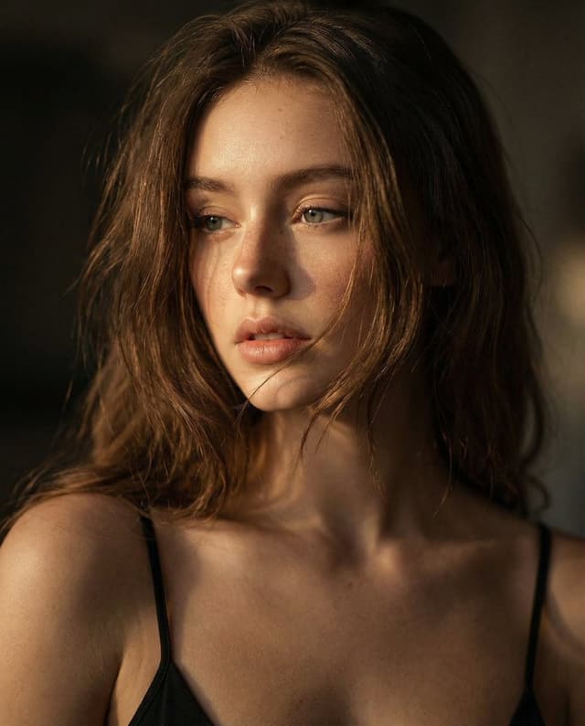 Profile / Avatar - Ultra-Realistic Cinematic Close-up Portrait — output
