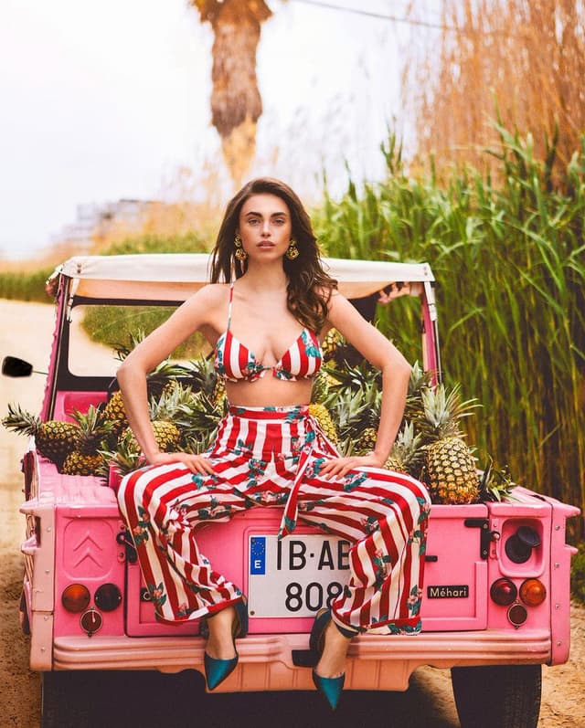 High-Fashion Editorial Prompts (Slim Aarons/Pop Art Style) — output