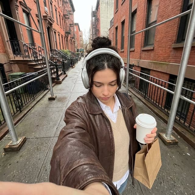 YouTube Thumbnail - Candid Urban Street Photography Prompt (JSON Structure) — output