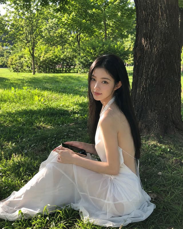 Profile / Avatar - Sunny Park Portrait in White Dress — output