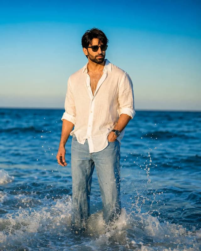 Profile / Avatar - Cinematic Ocean Wave Fashion Portrait — output