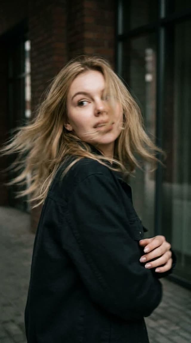 Profile / Avatar - Candid Motion Blur Portrait — output