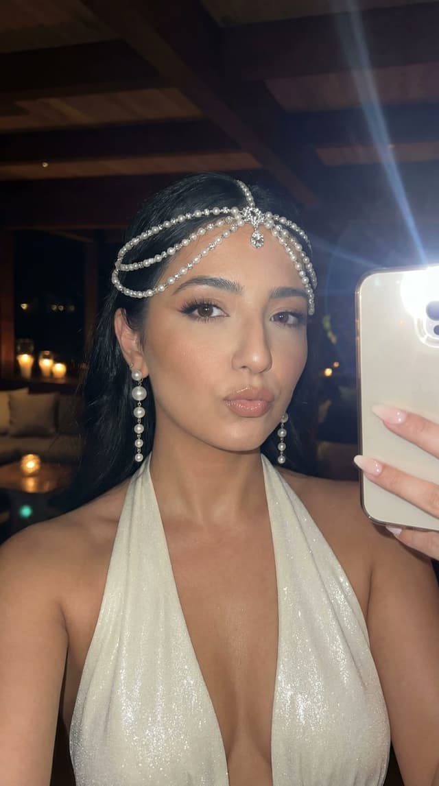 Profile / Avatar - Nightlife Selfie Flash Editorial Portrait — output
