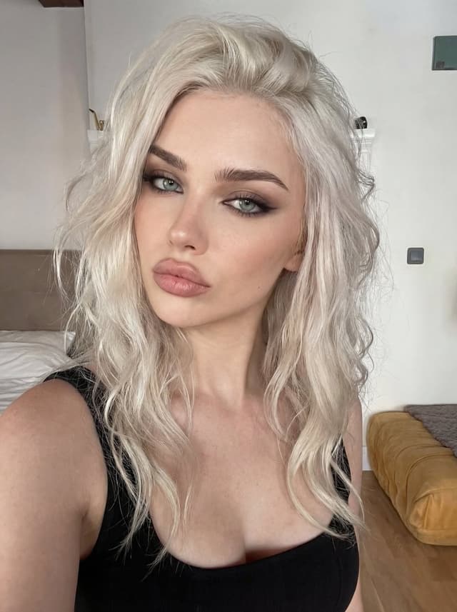 Profile / Avatar - Glamorous Influencer Bedroom Selfie Portrait — output