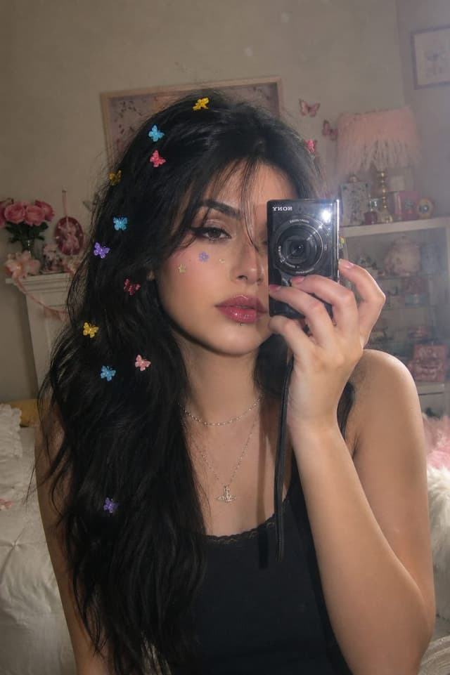 Profile / Avatar - Vintage Digital Camera Mirror Selfie — output