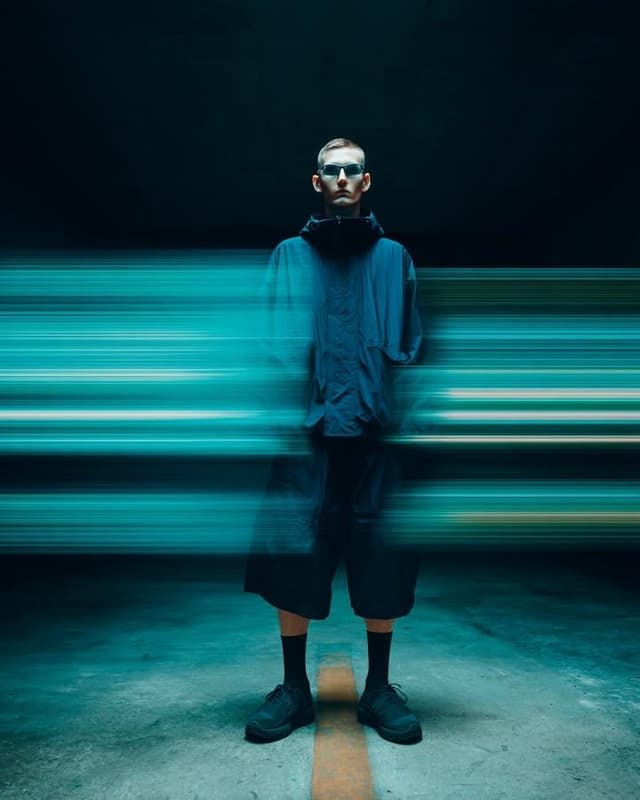 Cyberpunk motion blur fashion portrait prompt (Midjourney style) — output