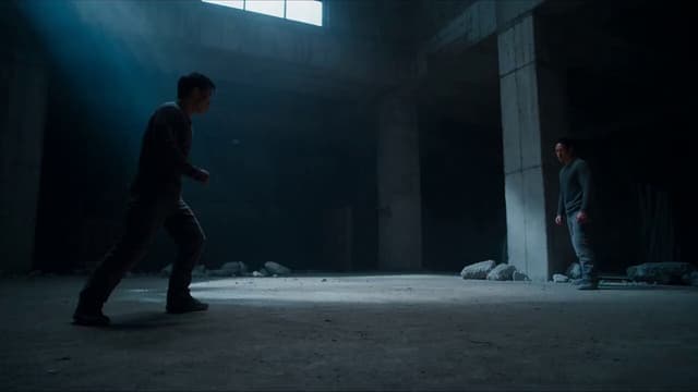 Seedance 2.5 Industrial Warehouse Fight Prompt