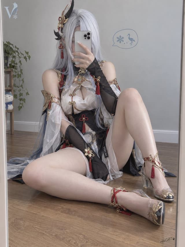 Profile / Avatar - Home Mirror Selfie Cosplay — output