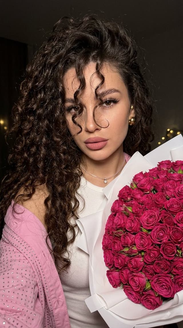 Profile / Avatar - Fuchsia Rose Bouquet Selfie — output