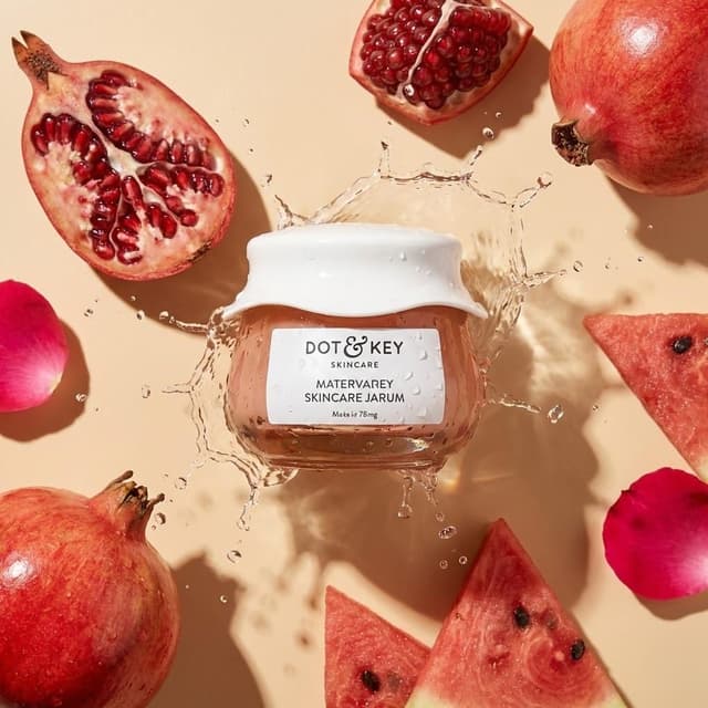 E-commerce Main Image - High-End Skincare Product Flat Lay — output