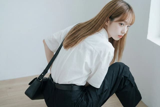Social Media Post - AI Fashion Prompt: Monochromatic Minimalist Utilitarian Style — output