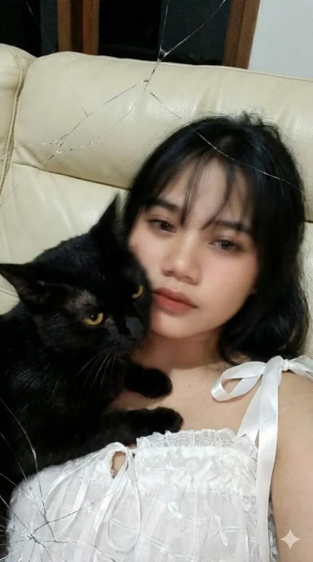 Profile / Avatar - Low-Resolution Motion-Blurred Selfie with Cat — output